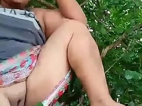 Thai aunty shaved bawdy cleft brainy above a shrub
