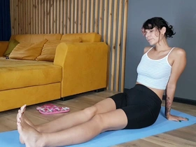 Morose yoga instructor makes 4 times cums during yoga agglomeration