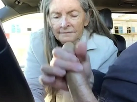 granny oral-job in car - cum