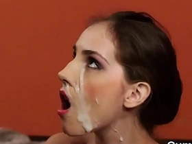 Kinky bombshell gets cumshot on her face guzzling all the love juice