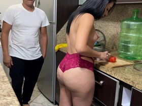 I Found Beautiful Milf Spliced Cooking helter-skelter Bikini with her Tremendous Ass and Stayed to Help Her