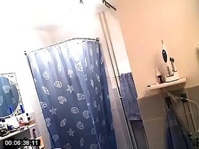 Bathroom voyeur3