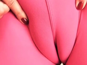 Perfect cameltoe cum-hole in tight spandex full out pest