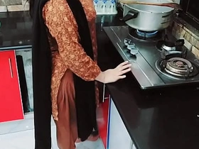 Desi Housewife Fucked Approximately In Nautical galley While She Is Cooking With Hindi Audio