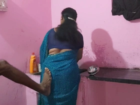 Stepmother was washing dishes around the kitchen increased by young boy I had sex with her