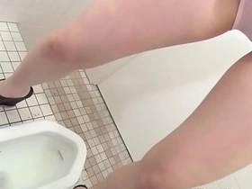 Hairy asian gushes urine