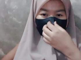 Saleable Indonesian hijab asks to be fucked