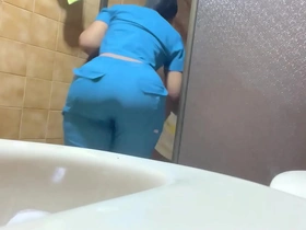 Enfermera culona plumper culo extremo captada por camara amateur