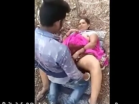 Friends, together, the sister-in-law of the village was fiercely fucked in the forest.